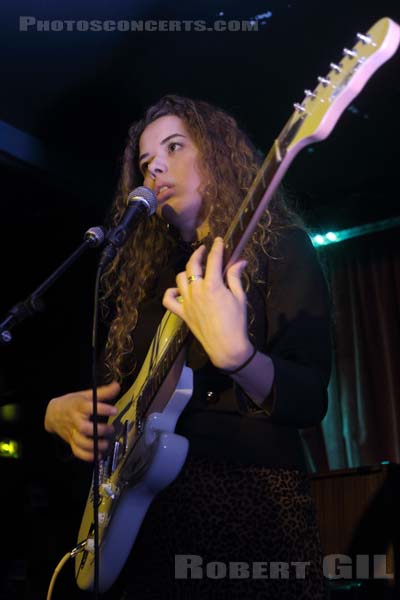 NILUFER YANYA - 2017-03-28 - PARIS - Madame Arthur - 